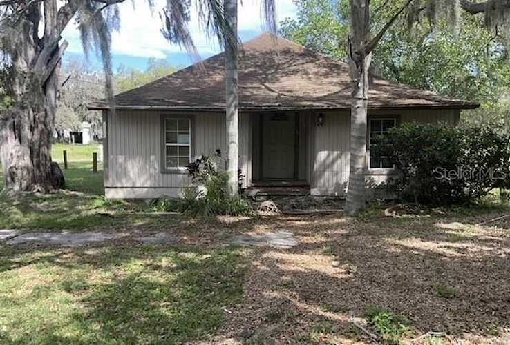 4113 34th Ave E Bradenton, FL 34208