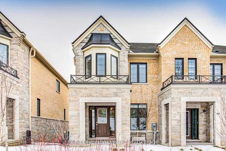 283 Bloomington Rd W Richmond Hill, ON L4E 1G4