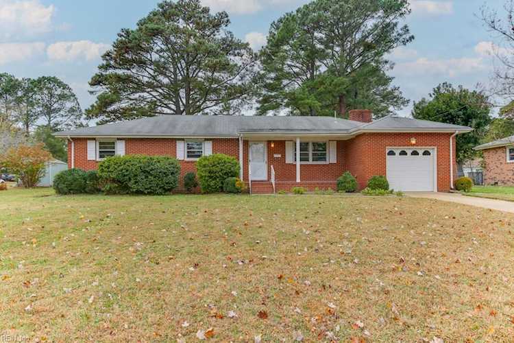 807 Laurel Ave Chesapeake, VA 23325
