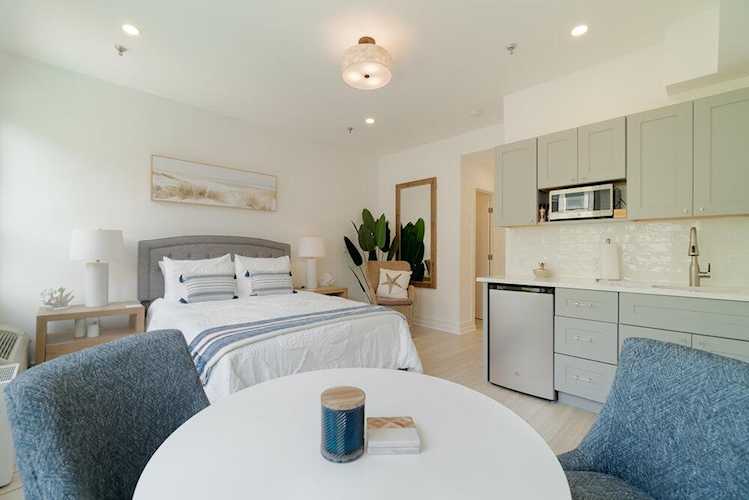 235 Sunrise Avenue #2044 Palm Beach, FL 33480