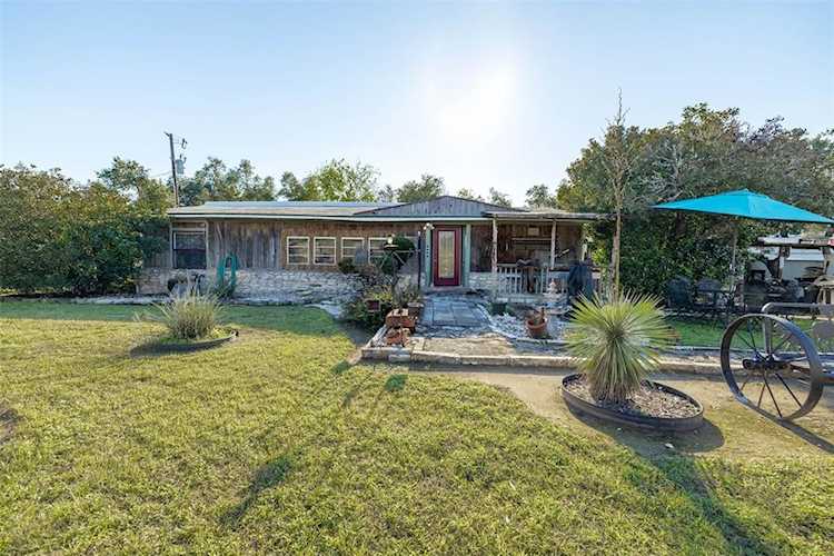 21207 Lindeman LN Leander, TX 78641