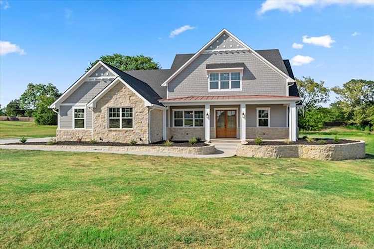 105 Beacon Court Mabank, TX 75143