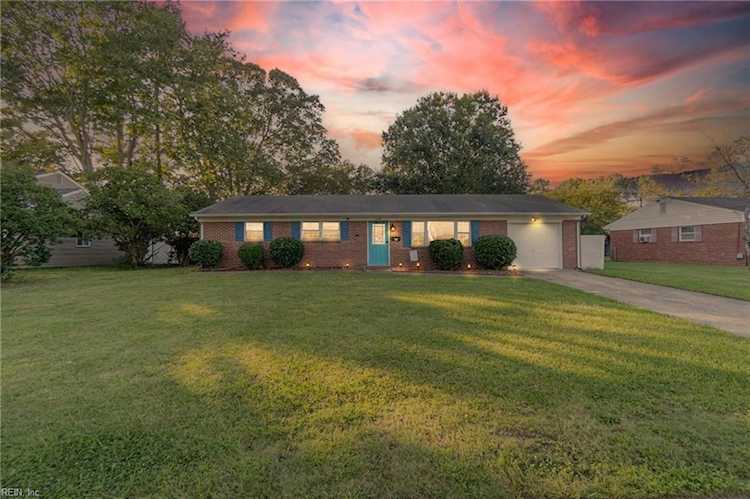 245 Victoria Dr Virginia Beach, VA 23452