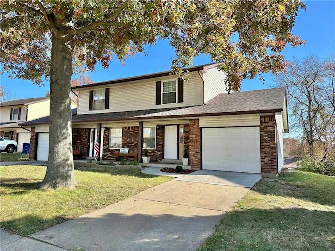 2214 N Village Dr St Charles, MO 63303