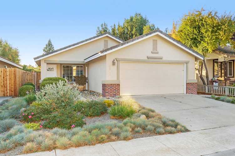 1211 Cresta Court Davis, CA 95618