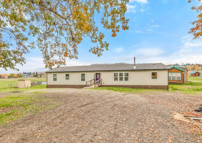 5996 Tamarack Central Point, OR 97502