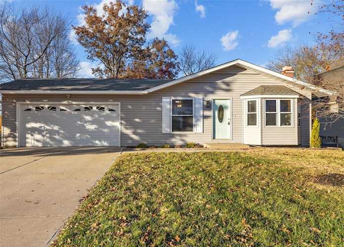 32 Jane Dr St Peters, MO 63376