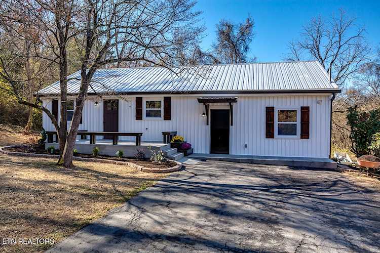 6221 Nicks Rd Knoxville, TN 37918