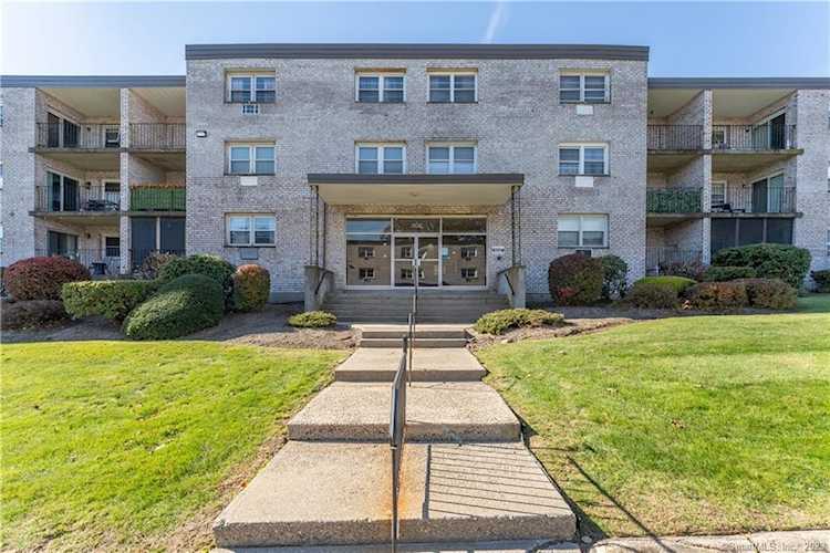 308 Meadowside Rd #210 Milford, CT 06460