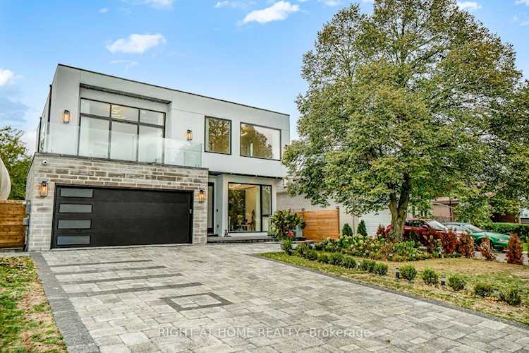 22 Pheasant Valley Crt Markham, ON L3T 2H1