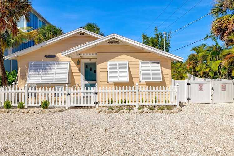 118 Palmetto Ave Anna Maria, FL 34216