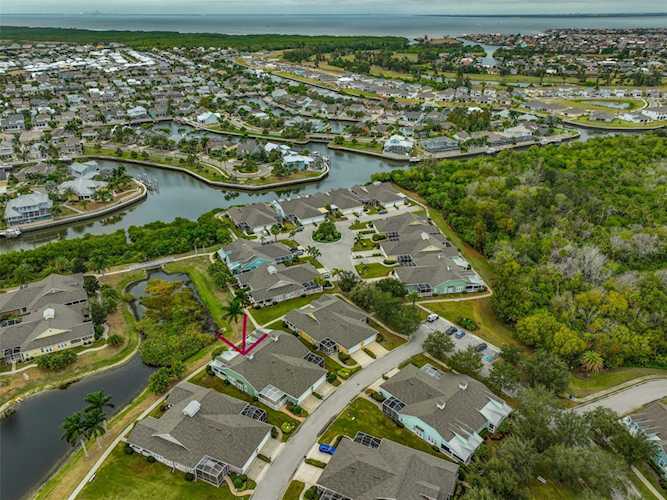 230 Breakers Ln Apollo Beach, FL 33572