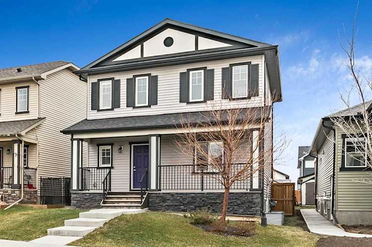 39 Drake Landing Blvd NE Okotoks, AB T1S 0P8