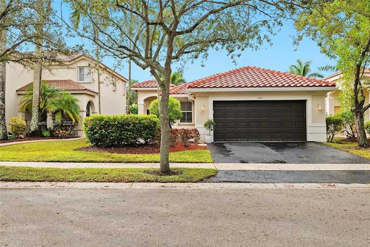 1789 Aspen Ln Weston, FL 33327