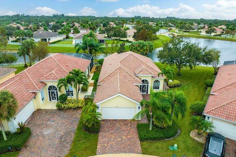 8304 Pine Cay Road Wellington, FL 33414