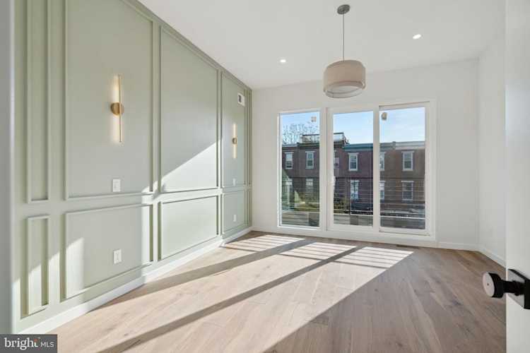 2943 Cambridge St Philadelphia, PA 19130