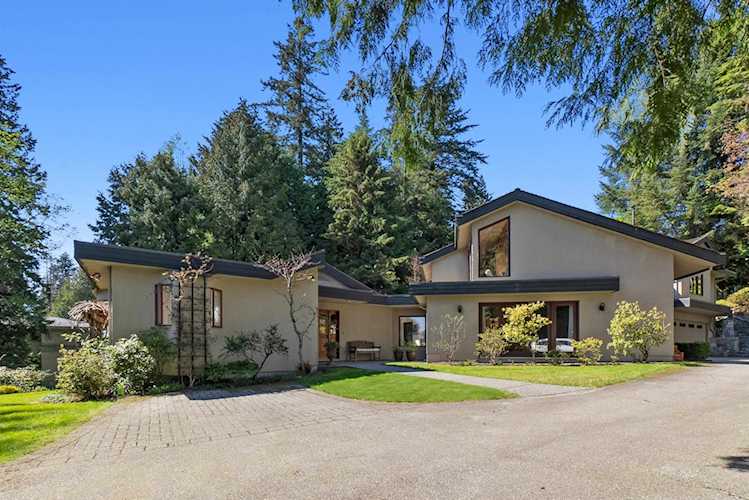 1295 Mathers Avenue West Vancouver, BC V7T 2G4