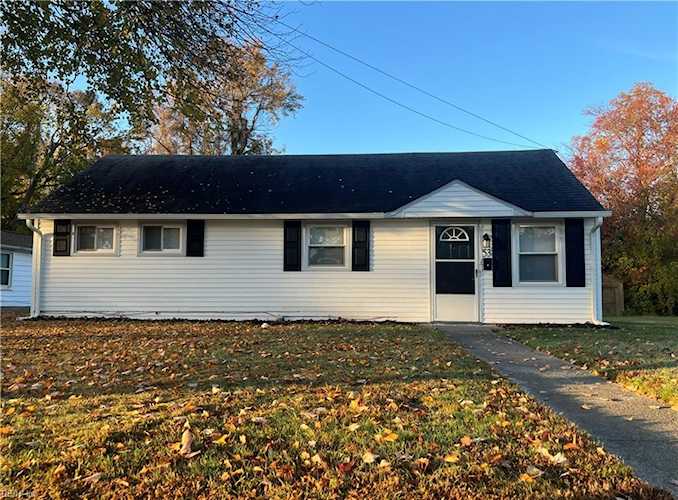 53 Jordan Dr Hampton, VA 23666