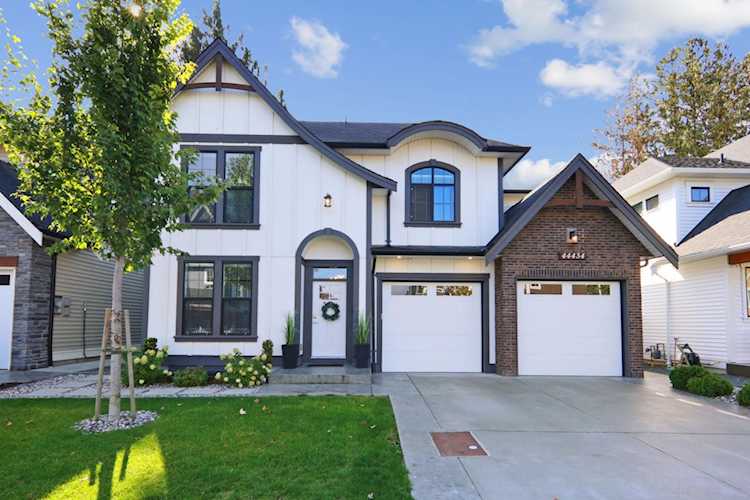 44434 Freshwater Drive Chilliwack, BC V2R 6A3