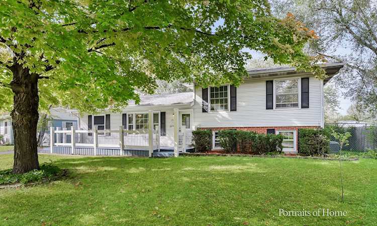 30W180 Bruce Ln Naperville, IL 60563