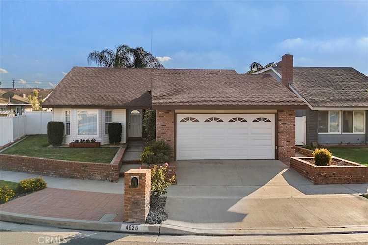 4526 E Hightree Circle Anaheim, CA 92807