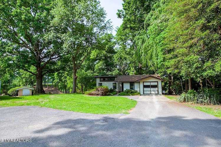 630 Ancient Oaks Ct White Pine, TN 37890