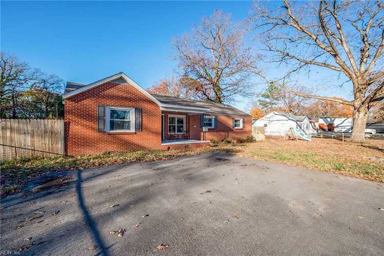 617 73rd St Newport News, VA 23605