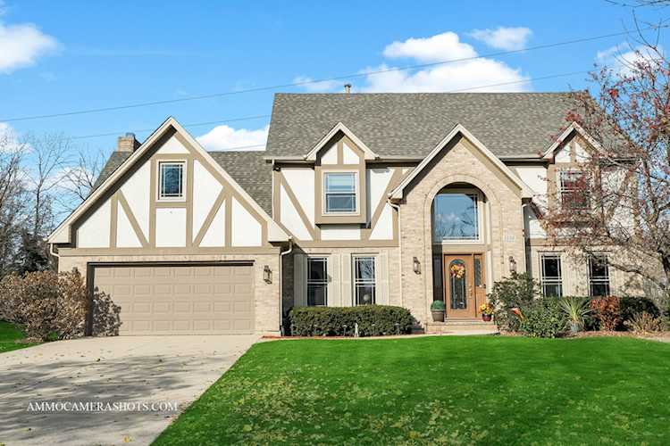 1130 Ridgewood Dr West Chicago, IL 60185