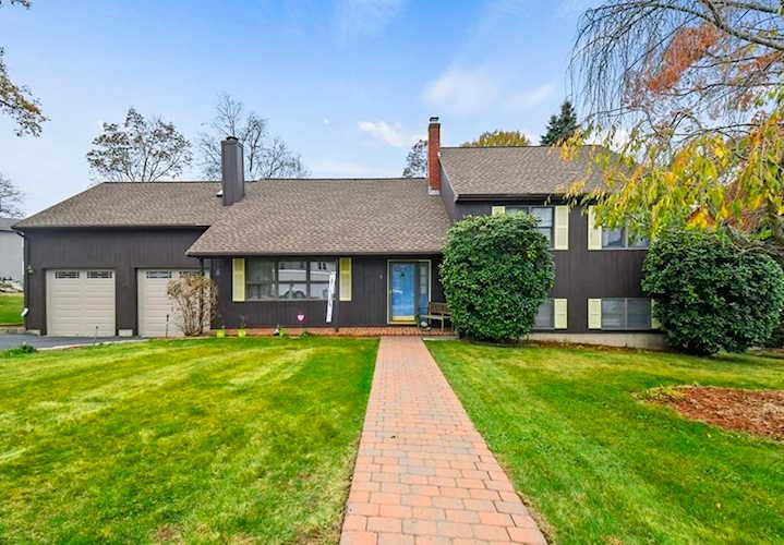 6 Stevin Dr Woburn, MA 01801