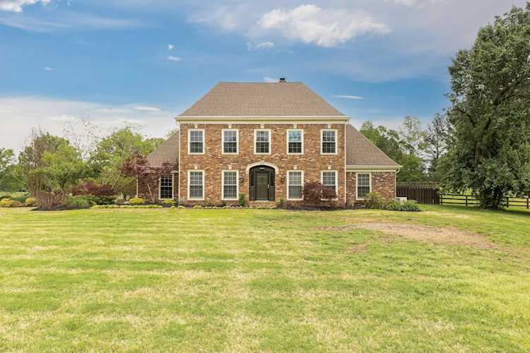 1730 Reid Hooker Cv Eads, TN 38028