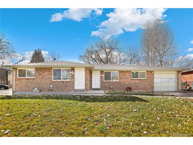 323 Emery Dr Longmont, CO 80501