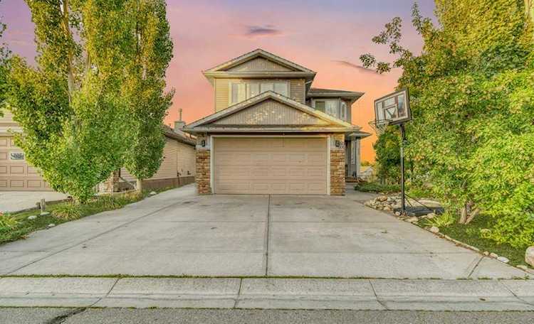 606 High Park Blvd NW High River, AB T1V 2C5