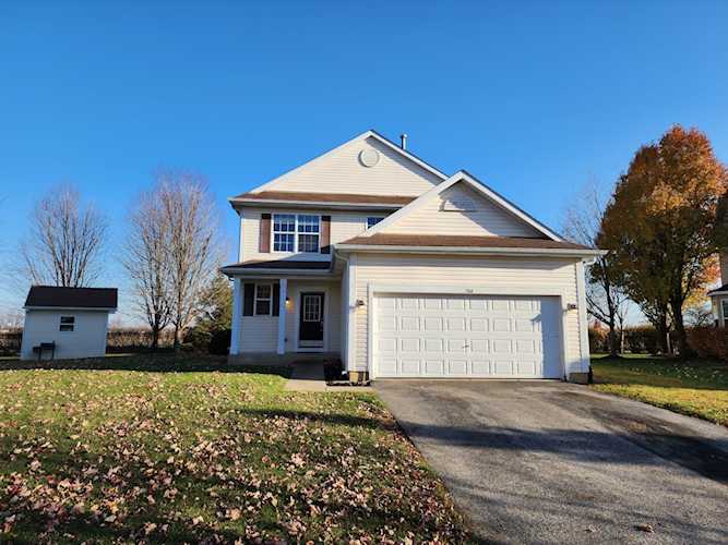 704 Magnolia Ct Oswego, IL 60543