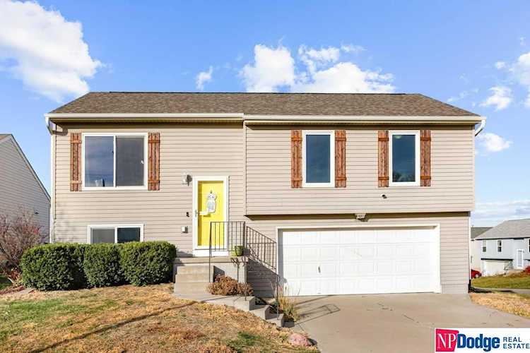 16002 Greenleaf St Omaha, NE 68136