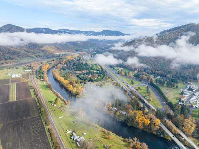 2828 North River Rd Gold Hill, OR 97525