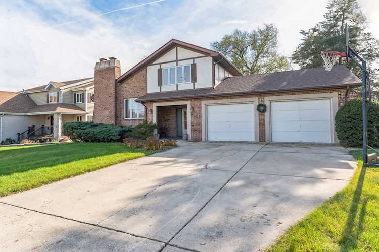25 E 59th St Westmont, IL 60559