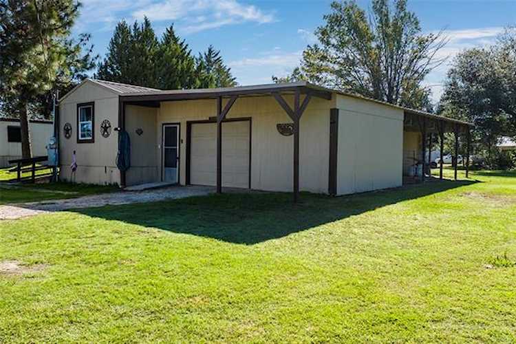 313 Old Highway 85 Gun Barrel City, TX 75156