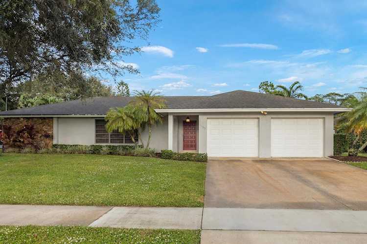 1192 Essex Drive Wellington, FL 33414