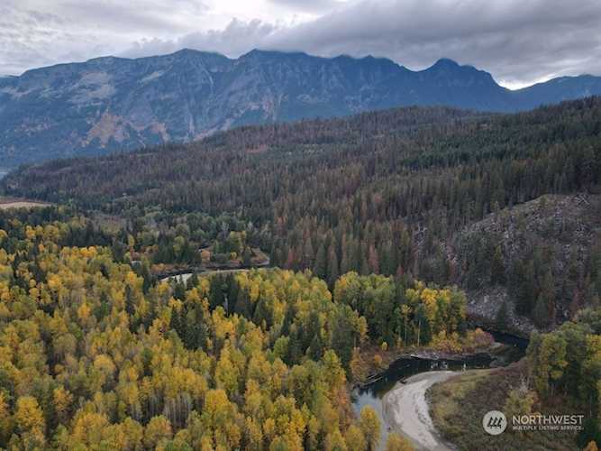 24180 White River Road Leavenworth, WA 98826