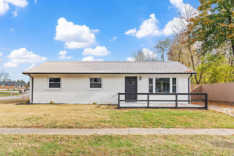 325 Dunroven Rd Versailles, KY 40383