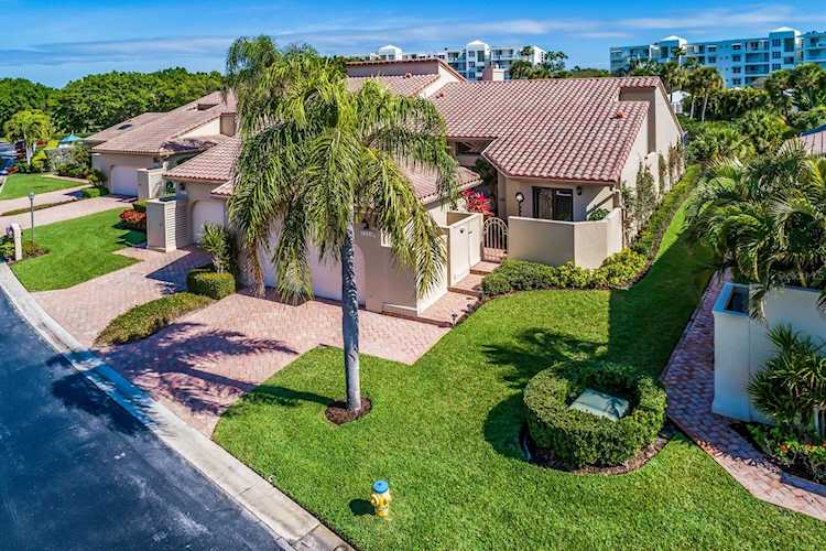 2358 Harbour Oaks Dr Longboat Key, FL 34228