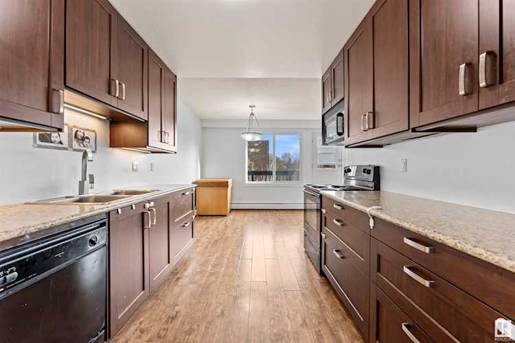 # 201 7825 159 Street Edmonton, AB T5R 2E1