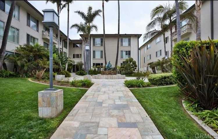 220 Coast Boulevard #2M La Jolla, CA 92037