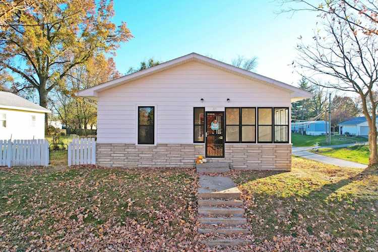 321 W 8th Street Bicknell, IN 47512