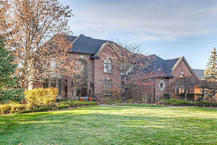 3890 Mountain Laurel Blvd Oakland, MI 48363