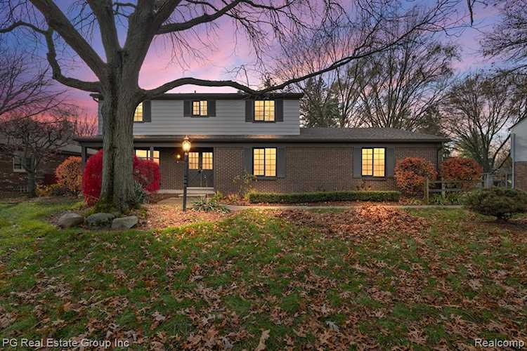 2502 24 Mile Rd Shelby Twp, MI 48316