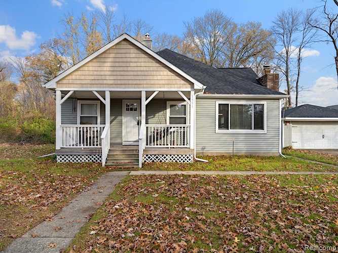 1551 John R Rd Rochester Hills, MI 48307