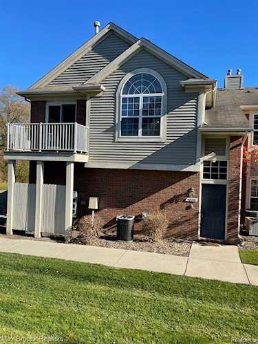 48401 Commonview Dr Shelby, MI 48317