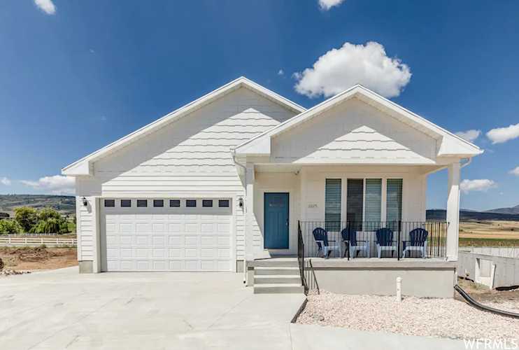 2225 S Beachcomber Ln Garden City, UT 84028