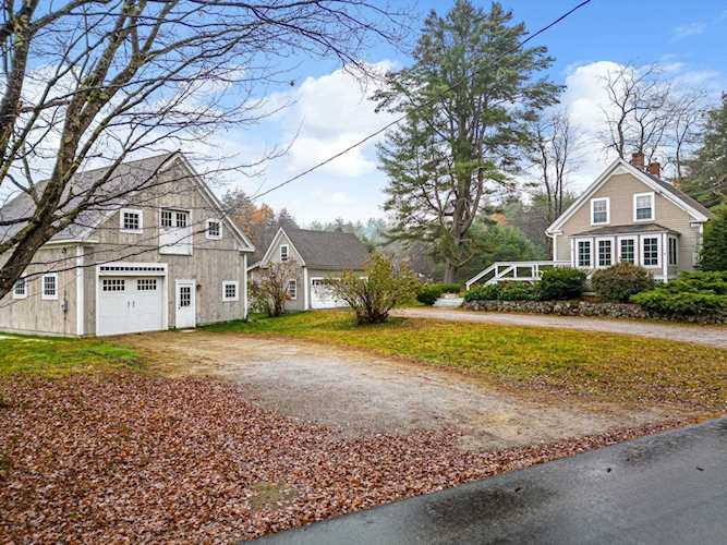 6 S Elmwood Rd Hancock, NH 03449